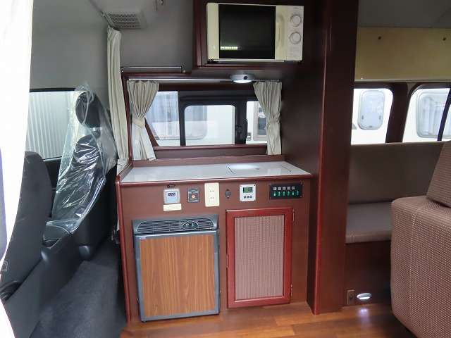トヨタ ハイエースバン キャンピングカー H29年 (関東) 99