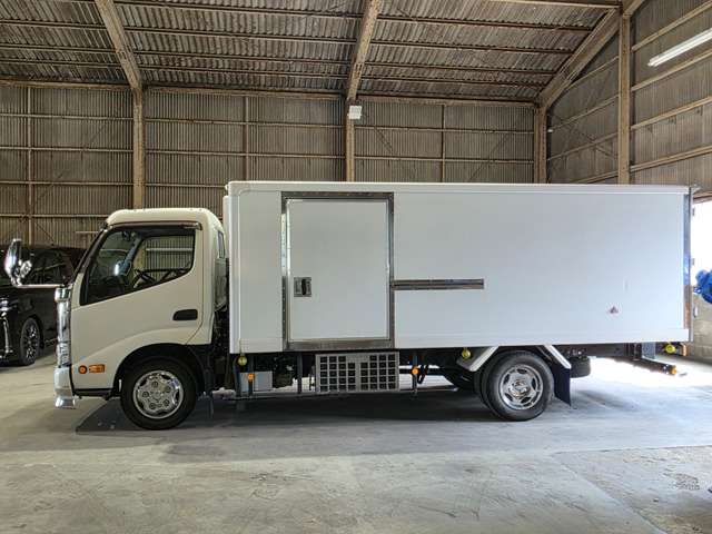 日野自動車 デュトロ 冷蔵冷凍２Ｔロング R1年 (九州・沖縄) 99
