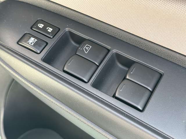 日産 ノート １．２ Ｅ－ＰＯＷＥＲ Ｂ R2年 (東海) 99