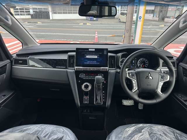三菱 デリカ　Ｄ：５ ２．２ シャモニー 電動サイドステップ装着車 ディーゼルターボ ４ＷＤ R7年 (東海) 99