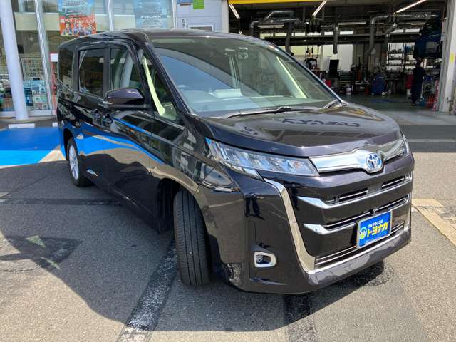 トヨタ ノア １．８ ハイブリッド Ｚ Ｅ－ＦＯＵＲ ４ＷＤ R5年 (関東) 99