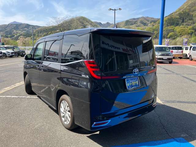 トヨタ ノア １．８ ハイブリッド Ｚ Ｅ－ＦＯＵＲ ４ＷＤ R5年 (関東) 99