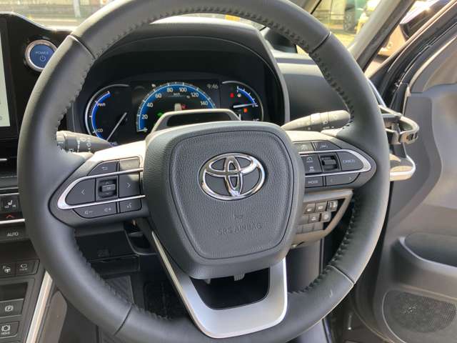 トヨタ ノア １．８ ハイブリッド Ｚ Ｅ－ＦＯＵＲ ４ＷＤ R5年 (関東) 99