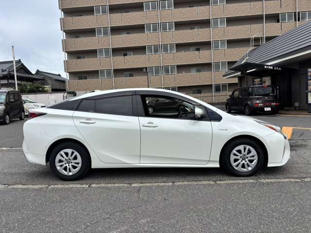 トヨタ プリウス １．８ Ｓ セーフティ プラス H29年 (甲信越・北陸) 99