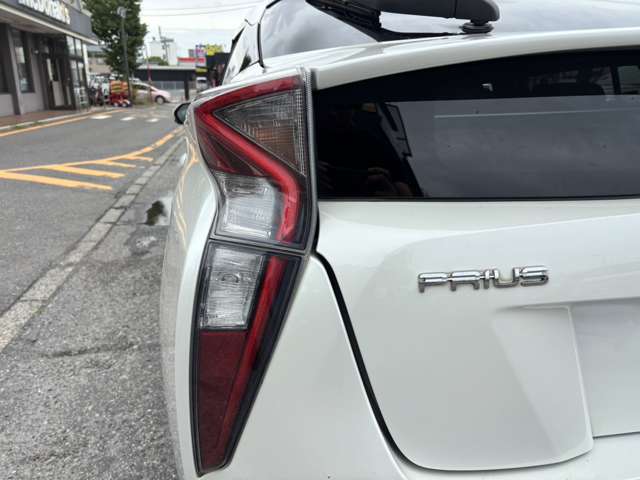 トヨタ プリウス １．８ Ｓ セーフティ プラス H29年 (甲信越・北陸) 99