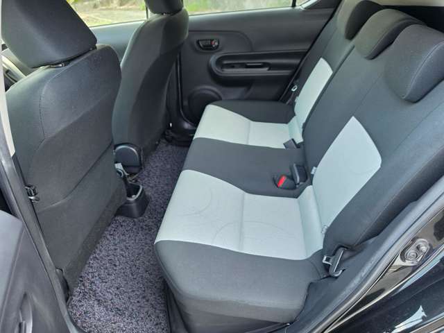 トヨタ アクア １．５ Ｓ H26年 (関東) 99