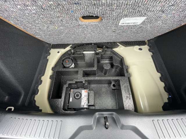 シトロエン Ｃ３ マックス ハイブリッド R8年 (関東) 99