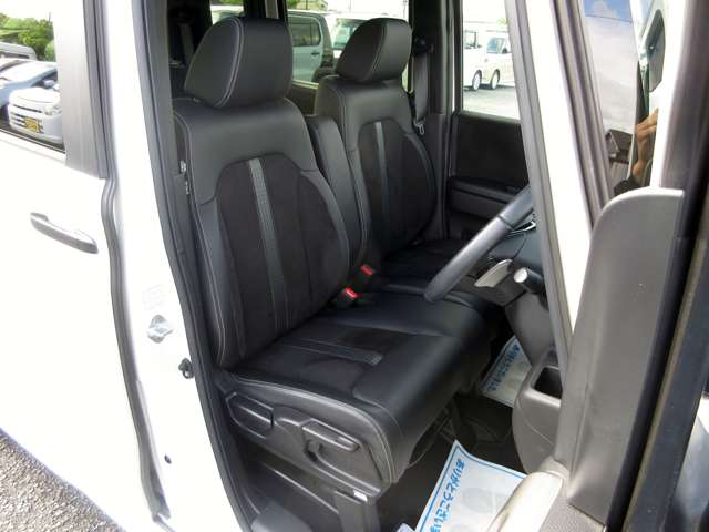 ホンダ Ｎ　ＢＯＸ カスタム ６６０ Ｌ ターボ スタイルプラス ブラック R4年 (関東) 99