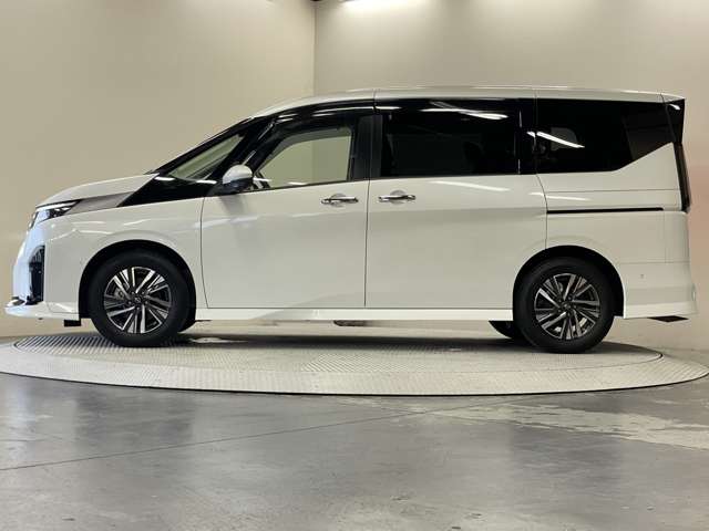 日産 セレナ １．４ Ｅ－ＰＯＷＥＲ ルキシオン R5年 (甲信越・北陸) 99