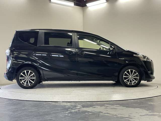 トヨタ シエンタ　ハイブリッド ハイブリッド １．５ Ｇ H28年 (甲信越・北陸) 99