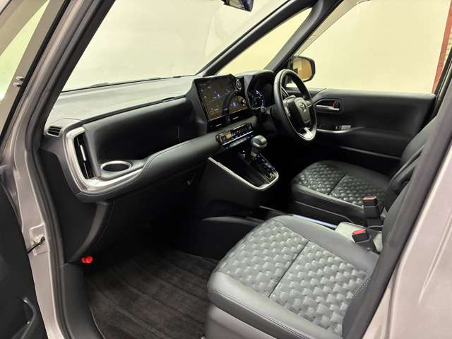 トヨタ ヴォクシー １．８ ハイブリッド Ｓ－Ｚ R5年 (甲信越・北陸) 99