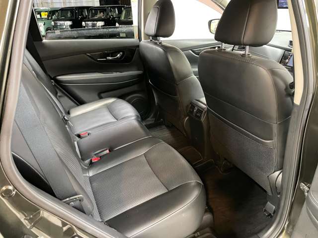 日産 エクストレイル ２．０ ２０Ｘ ２列車 ４ＷＤ H29年 (甲信越・北陸) 99