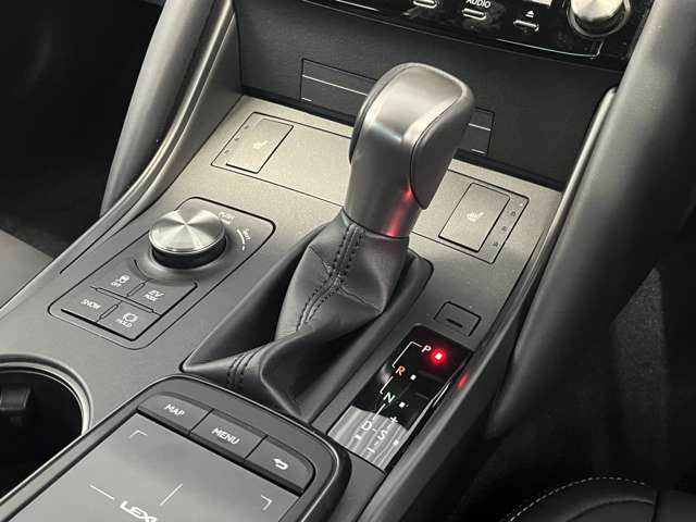 レクサス ＩＳ３００ｈ ３００Ｈ Ｆスポーツ ４ＷＤ R4年 (東北) 99