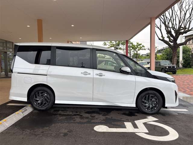日産 セレナ １．４ Ｅ－ＰＯＷＥＲ ハイウェイスターＶ R8年 (九州・沖縄) 99