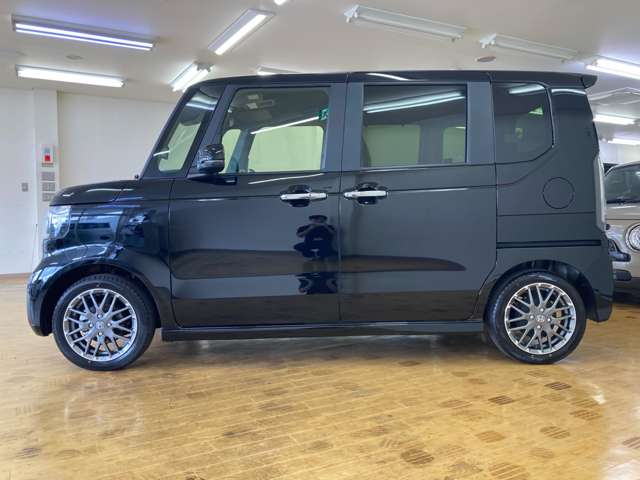 ホンダ Ｎ　ＢＯＸ カスタム ６６０ ターボ R8年 (四国) 99