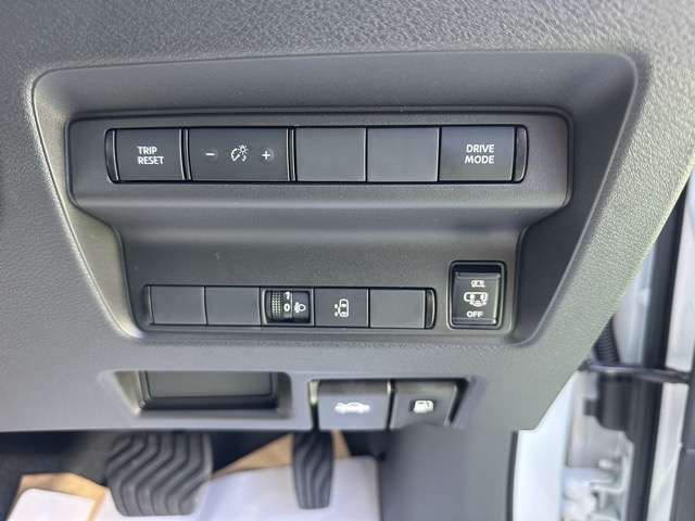 日産 セレナ １．４ Ｅ－ＰＯＷＥＲ Ｘ R8年 (東海) 99