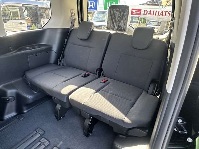 日産 セレナ ２．０ ハイウェイスターＶ ＮＩＳＳＡＮＣＯＮＮＥＣＴインフォテインメントシステム装着車 R8年 (東海) 99
