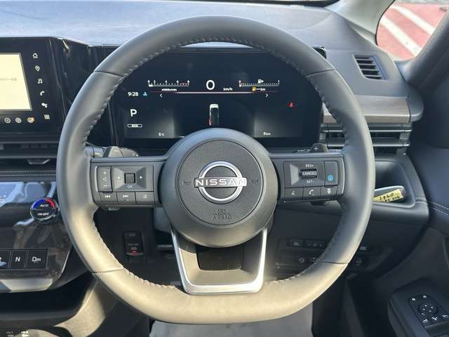 日産 セレナ ２．０ ハイウェイスターＶ ＮＩＳＳＡＮＣＯＮＮＥＣＴインフォテインメントシステム装着車 R8年 (東海) 99