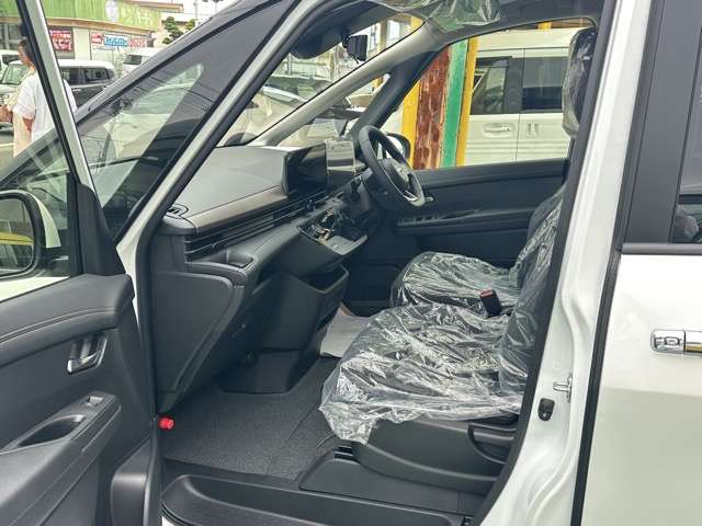 日産 セレナ １．４ Ｅ－ＰＯＷＥＲ ハイウェイスターＶ ＮＩＳＳＡＮＣＯＮＮＥＣＴインフォテインメントシステム装着車 R8年 (東海) 99