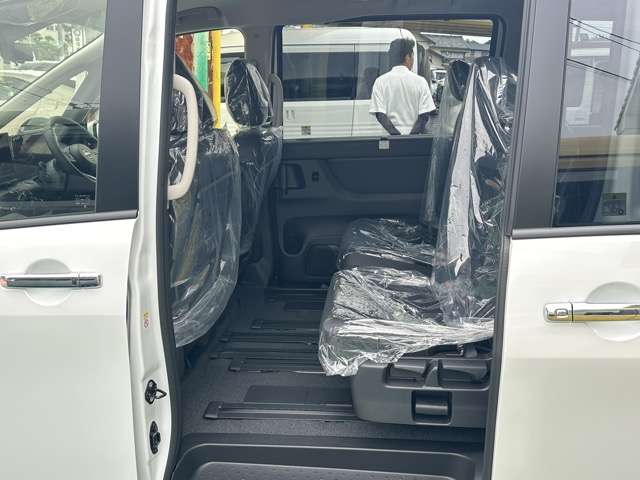 日産 セレナ １．４ Ｅ－ＰＯＷＥＲ ハイウェイスターＶ ＮＩＳＳＡＮＣＯＮＮＥＣＴインフォテインメントシステム装着車 R8年 (東海) 99