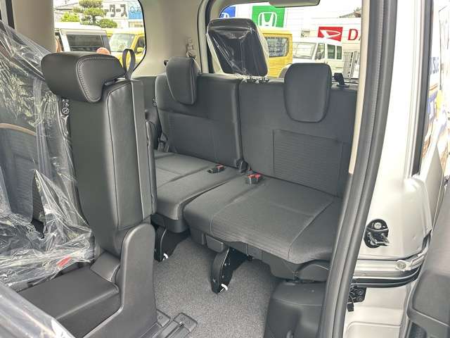日産 セレナ １．４ Ｅ－ＰＯＷＥＲ ハイウェイスターＶ ＮＩＳＳＡＮＣＯＮＮＥＣＴインフォテインメントシステム装着車 R8年 (東海) 99