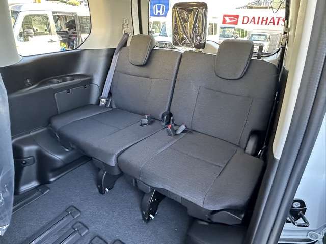 日産 セレナ ２．０ ハイウェイスターＶ 日産オリジナルナビ取付パッケージ装着車 R8年 (東海) 99