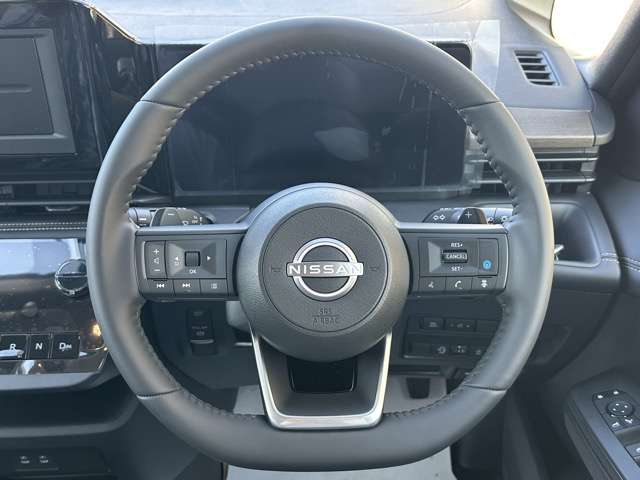 日産 セレナ ２．０ ハイウェイスターＶ 日産オリジナルナビ取付パッケージ装着車 R8年 (東海) 99