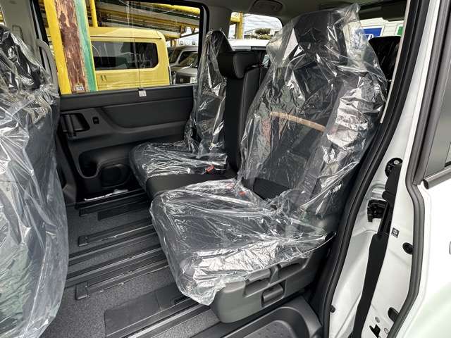 日産 セレナ ２．０ ハイウェイスターＶ 日産オリジナルナビ取付パッケージ装着車 R8年 (東海) 99