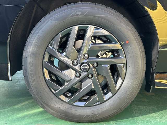 日産 セレナ １．４ Ｅ－ＰＯＷＥＲ ハイウェイスターＶ 日産オリジナルナビ取付パッケージ装着車 R8年 (東海) 99