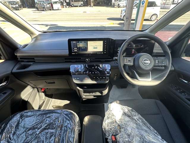 日産 セレナ １．４ Ｅ－ＰＯＷＥＲ ハイウェイスターＶ ＮＩＳＳＡＮＣＯＮＮＥＣＴインフォテインメントシステム装着車 R8年 (東海) 99