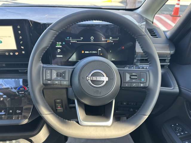 日産 セレナ １．４ Ｅ－ＰＯＷＥＲ ハイウェイスターＶ ＮＩＳＳＡＮＣＯＮＮＥＣＴインフォテインメントシステム装着車 R8年 (東海) 99