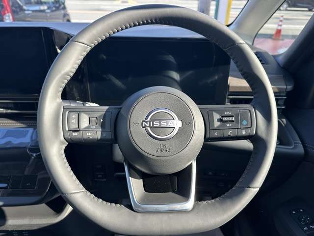 日産 セレナ １．４ Ｅ－ＰＯＷＥＲ ハイウェイスターＶ ＮＩＳＳＡＮＣＯＮＮＥＣＴインフォテインメントシステム装着車 R8年 (東海) 99