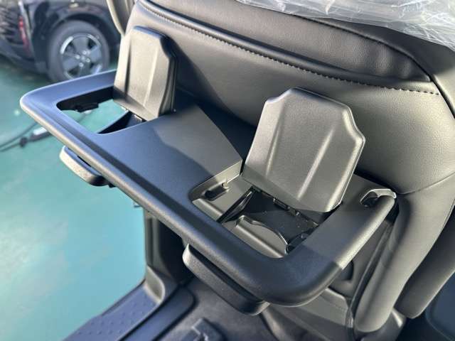 日産 セレナ １．４ Ｅ－ＰＯＷＥＲ ハイウェイスターＶ ＮＩＳＳＡＮＣＯＮＮＥＣＴインフォテインメントシステム装着車 R8年 (東海) 99