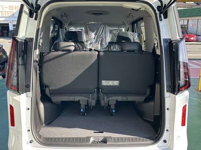 日産 セレナ １．４ Ｅ－ＰＯＷＥＲ ハイウェイスターＶ ＮＩＳＳＡＮＣＯＮＮＥＣＴインフォテインメントシステム装着車 R8年 (東海) 99