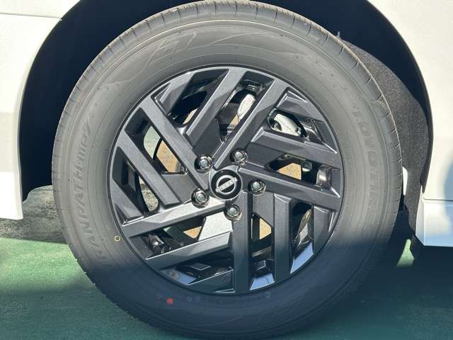 日産 セレナ １．４ Ｅ－ＰＯＷＥＲ ハイウェイスターＶ ＮＩＳＳＡＮＣＯＮＮＥＣＴインフォテインメントシステム装着車 R8年 (東海) 99