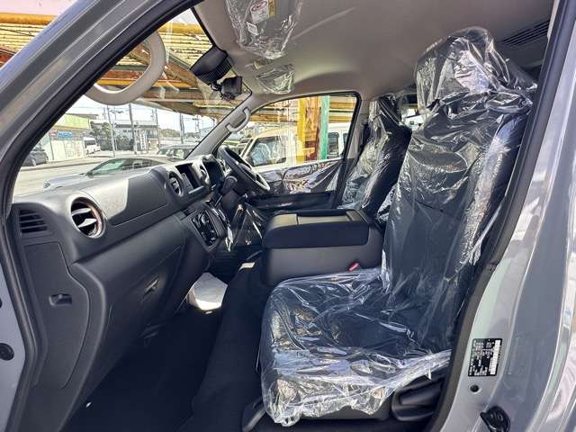 日産 キャラバンバン ２．４ ＡＵＴＥＣＨ ライン プラス ロングボディ ディーゼルターボ ４ＷＤ R8年 (東海) 99