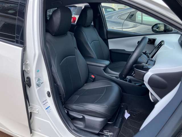 トヨタ プリウス １．８ Ｓ セーフティ プラス Ｅ－ＦＯＵＲ ４ＷＤ H29年 (甲信越・北陸) 99
