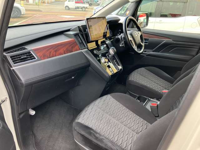 三菱 デリカ　Ｄ：５ ２．２ Ｇ パワーパッケージ ディーゼルターボ ４ＷＤ R1年 (甲信越・北陸) 99