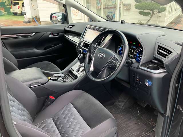 トヨタ ヴェルファイア　ハイブリッド ハイブリッド ２．５ Ｚ Ｅ－ＦＯＵＲ ４ＷＤ R1年 (甲信越・北陸) 99