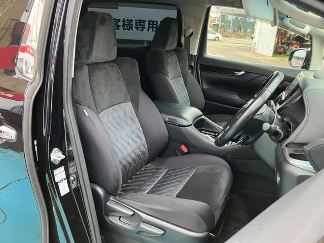 トヨタ ヴェルファイア　ハイブリッド ハイブリッド ２．５ Ｚ Ｅ－ＦＯＵＲ ４ＷＤ R1年 (甲信越・北陸) 99