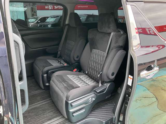 トヨタ ヴェルファイア　ハイブリッド ハイブリッド ２．５ Ｚ Ｅ－ＦＯＵＲ ４ＷＤ R1年 (甲信越・北陸) 99