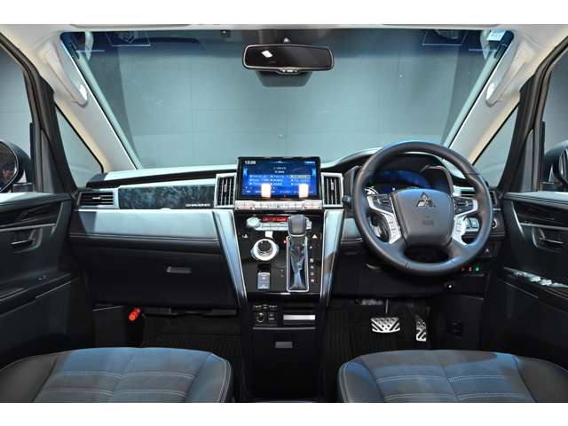 三菱 デリカ　Ｄ：５ ２．２ シャモニー 電動サイドステップ非装着車 ディーゼルターボ ４ＷＤ R7年 (関東) 99