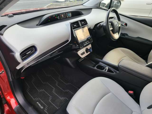 トヨタ プリウス １．８ Ｓ ツーリングセレクション H27年 (関東) 99