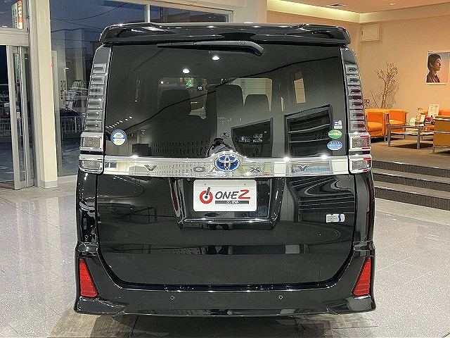 トヨタ ヴォクシー １．８ ハイブリッド ＺＳ 煌 H30年 (近畿) 99