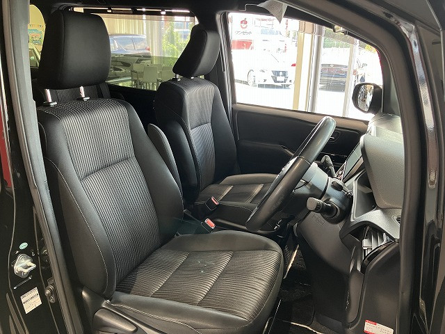 トヨタ ヴォクシー １．８ ハイブリッド ＺＳ 煌 H30年 (近畿) 99