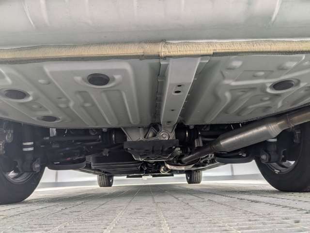 トヨタ ノア ２．０ ＳＩ ＷＸＢＩＩ ４ＷＤ R1年 (東北) 99