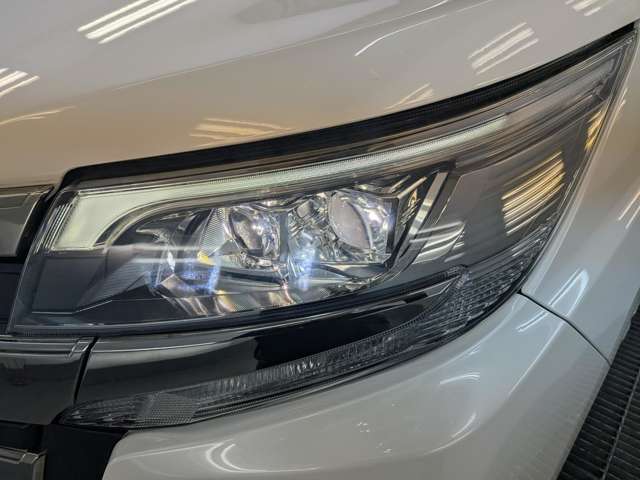 トヨタ ノア ２．０ ＳＩ ＷＸＢＩＩ ４ＷＤ R1年 (東北) 99