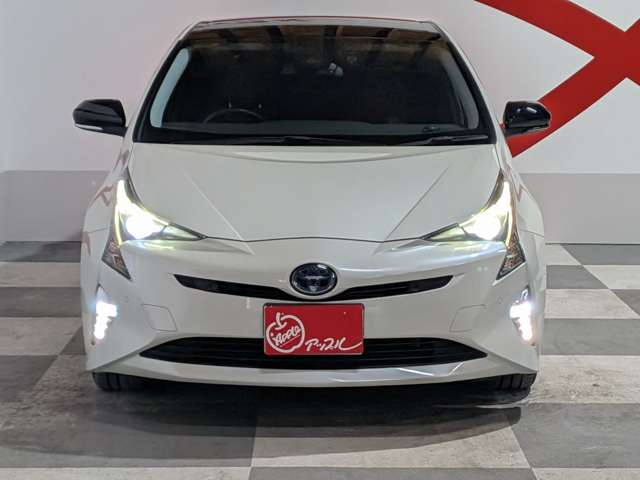 トヨタ プリウス １．８ Ｓ セーフティ プラス ツートーン Ｅ－ＦＯＵＲ ４ＷＤ H29年 (東北) 99