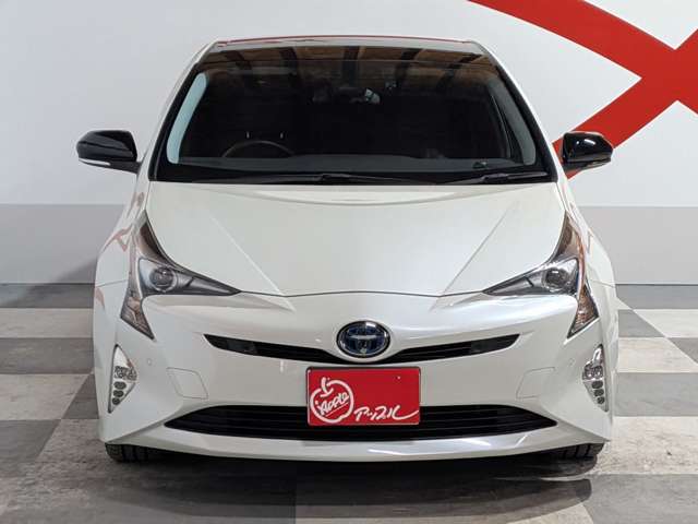 トヨタ プリウス １．８ Ｓ セーフティ プラス ツートーン Ｅ－ＦＯＵＲ ４ＷＤ H29年 (東北) 99