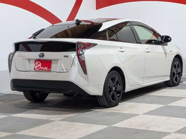 トヨタ プリウス １．８ Ｓ セーフティ プラス ツートーン Ｅ－ＦＯＵＲ ４ＷＤ H29年 (東北) 99